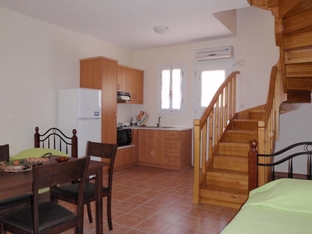 Afroksilia Apartment Katouna Exterior photo